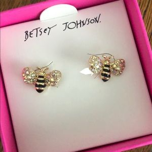 Betsey Johnson bee earrings 🐝